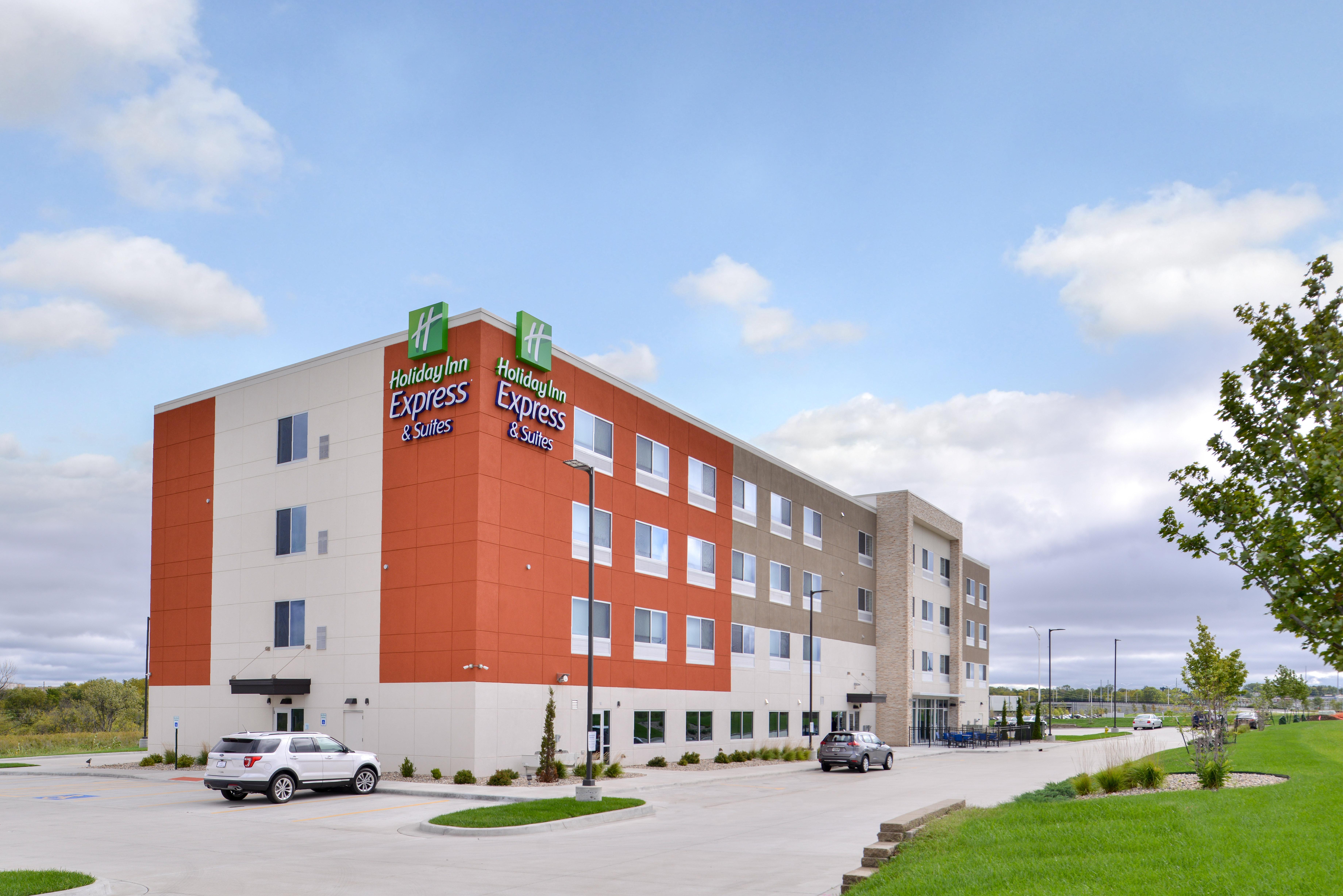 Holiday Inn Express & Suites - Kansas City - Lee'S Summit By Ihg Exterior foto