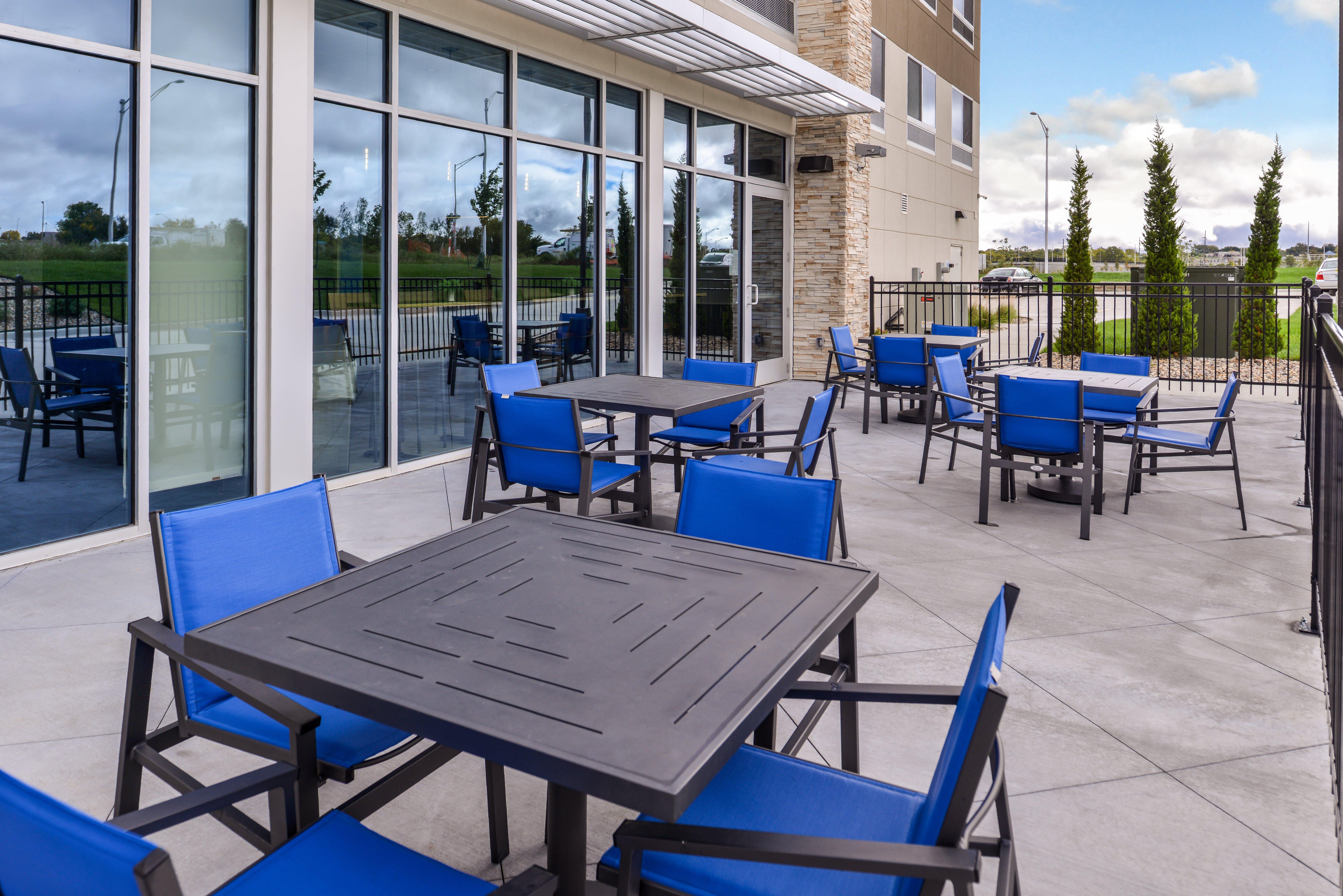 Holiday Inn Express & Suites - Kansas City - Lee'S Summit By Ihg Exterior foto
