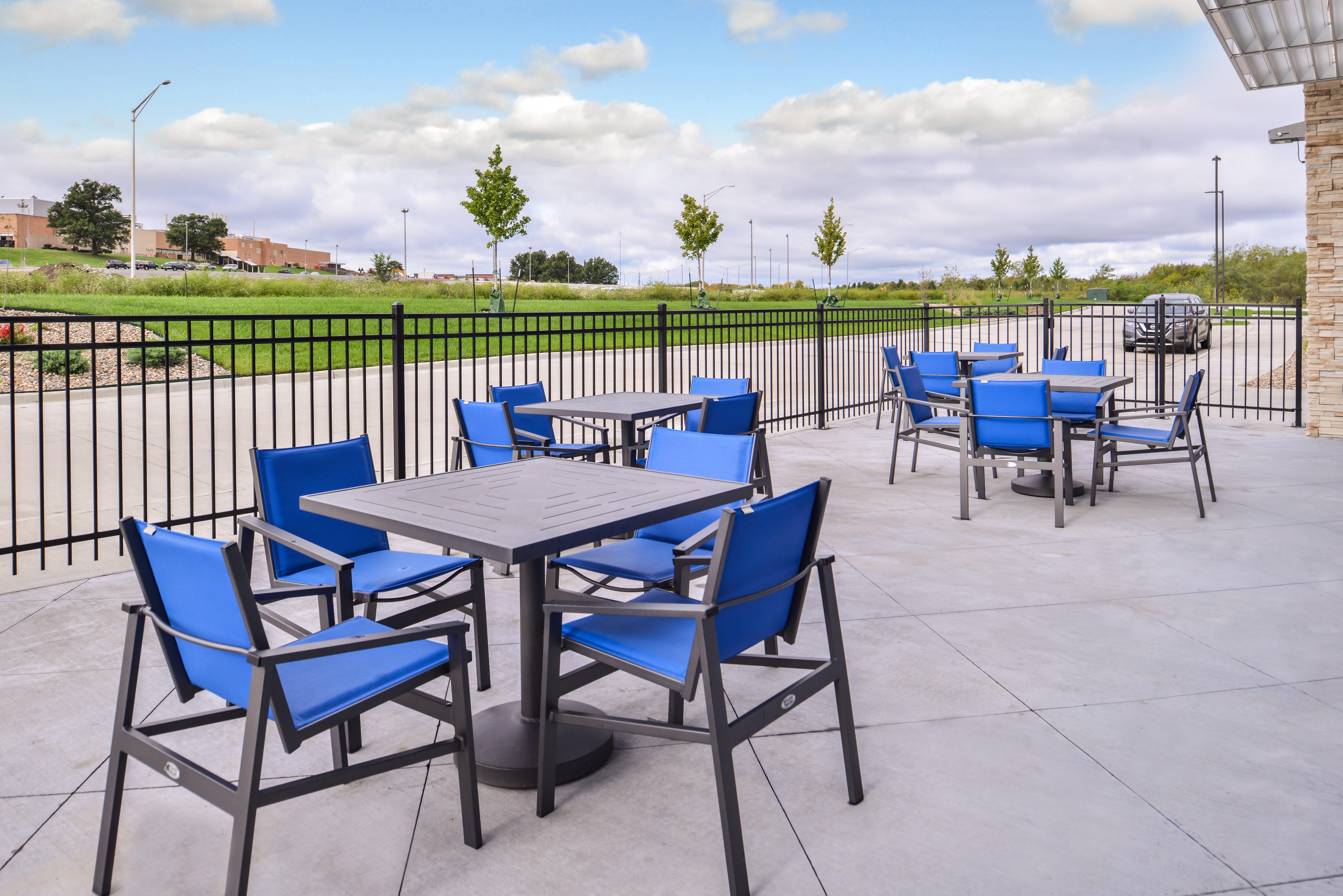 Holiday Inn Express & Suites - Kansas City - Lee'S Summit By Ihg Exterior foto